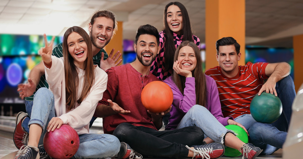 Group of league bowlers in their mid-20s